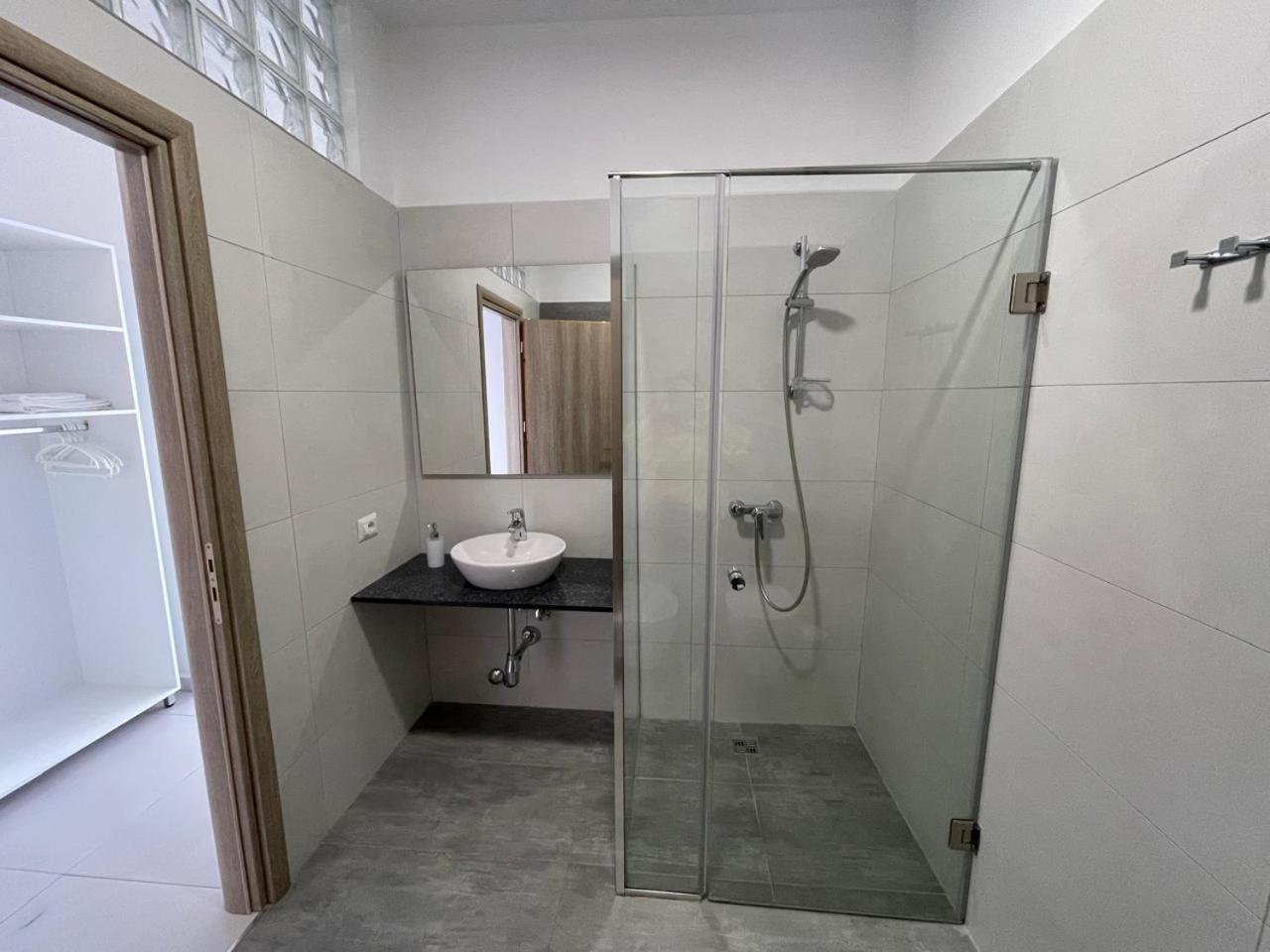 Kristina Bellavista Rooms Saranda Kültér fotó